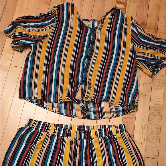 Cropped Set - Picture 1 of 2